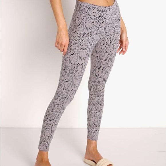 NWT Varley Century Legging Silversnake size xs - Picture 4 of 4